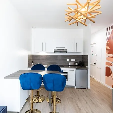 Appartement Le Hirvi - Cocon Zen Et épuré à 10min Vieux Lyon